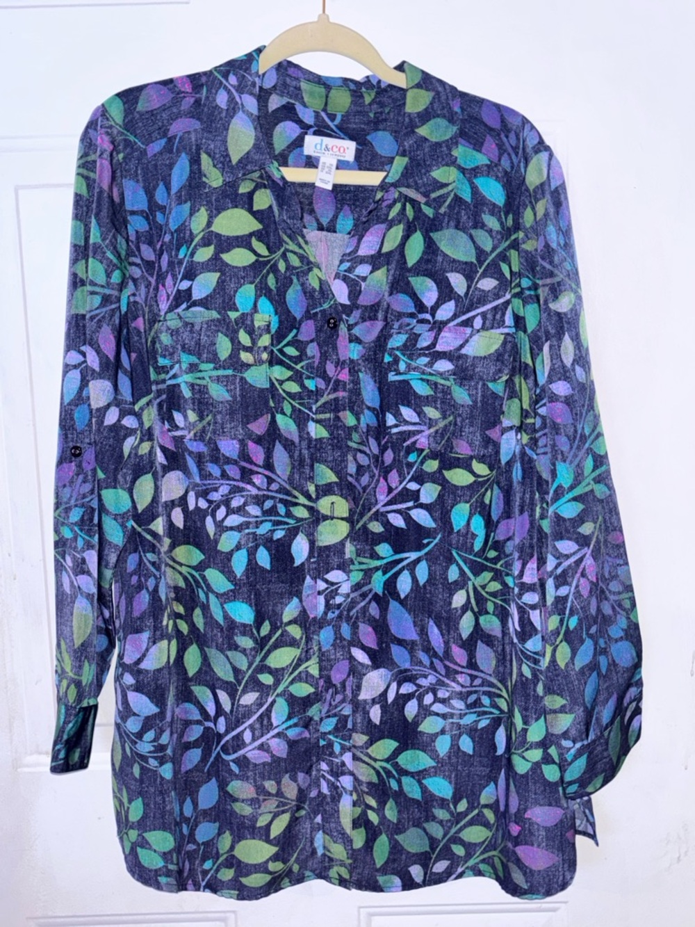 d&co Navy Blue Multicolor Leaf Print Button-Up Blouse